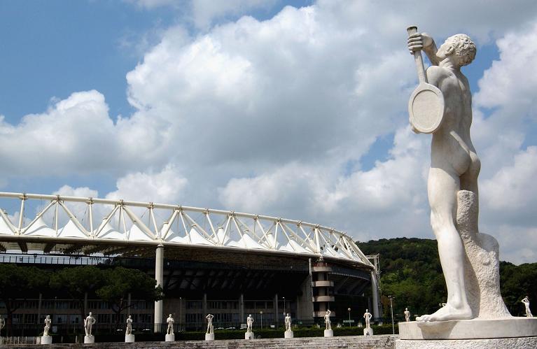 Le statue del Foro Italico e lo stadio Olimpico di Roma, sede della FIT